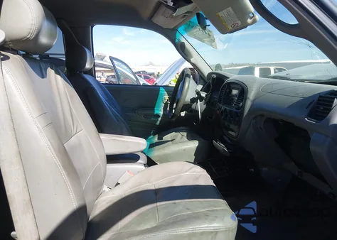 2000 Toyota Tundra Sr5 V8 z USA, uszkodzony, nr VIN 5TBRT3413YS054414